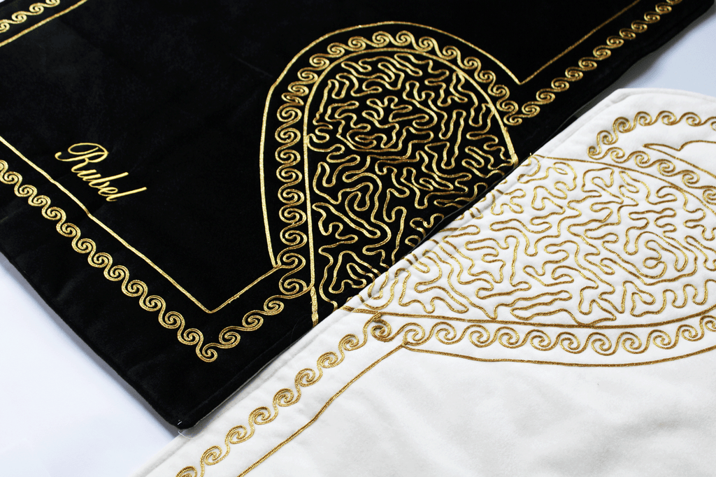 Personalised couple heart prayer mat set, personalised islamic couple gift, jointed heart prayer mat, nikkah gift, padded luxury foam prayer mat