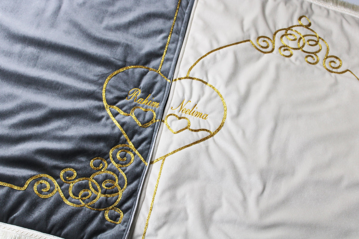 Couples Prayer Mat Set With Heart Design